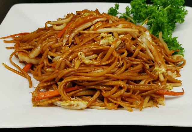 Nouilles sautées aux légumes